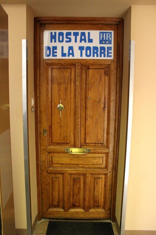 Hostal De La Torre Hostal Economico Valladolid Bagian luar foto